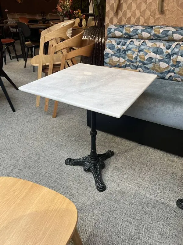 Illustration numéro 4 du produit Table matbre