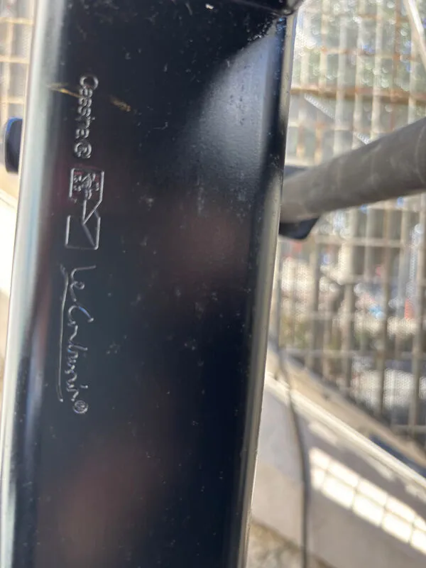 Illustration numéro 4 du produit Chaise longue LC4 signée – Le Corbusier / Cassina – cuir noir