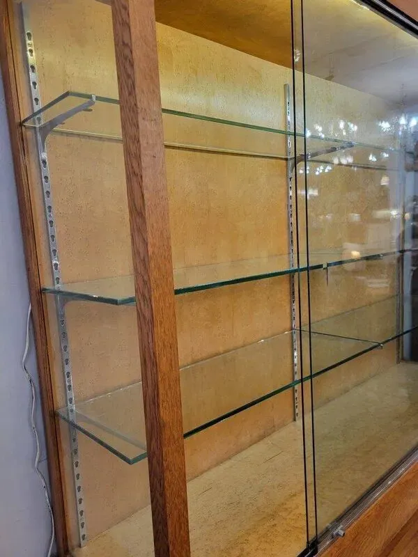 Illustration numéro 4 du produit Grande vitrine de magasin