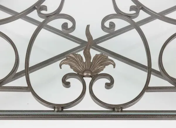 Illustration numéro 4 du produit Table basse en fer forgé – Ancienne rambarde de balcon parisien