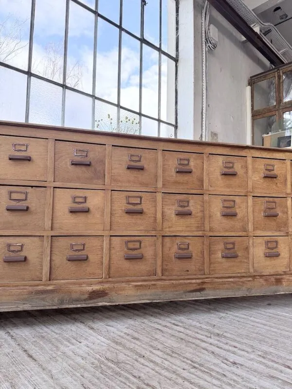 Illustration numéro 4 du produit Meuble de métier XL en chêne massif 270cm