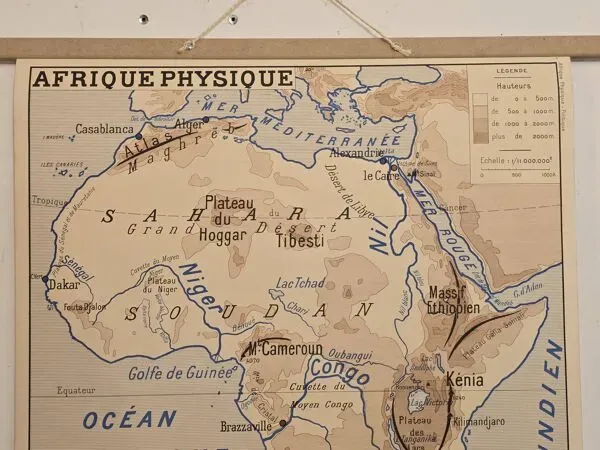 Illustration numéro 4 du produit Carte de géographie ancienne carte decole 1960