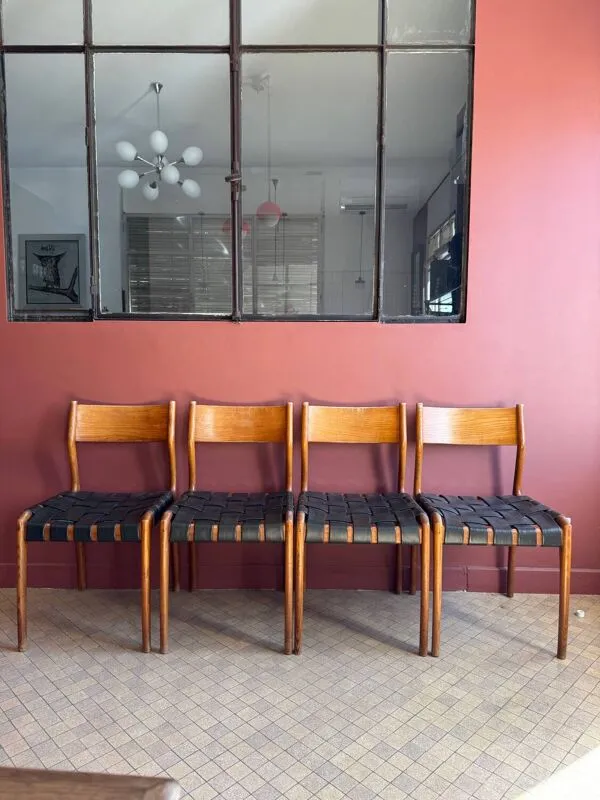 Illustration numéro 4 du produit Chaises 993 Tipi pour Montina