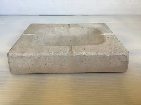 Illustration numéro 4 du produit Vide poche cendrier en pierre