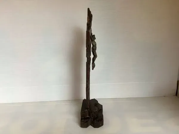 Illustration numéro 4 du produit Ancien crucifix style forêt noire