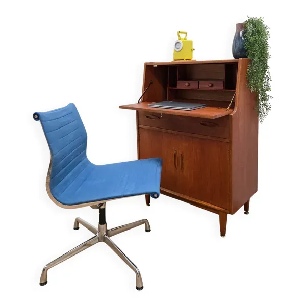 Illustration numéro 4 du produit Chaise de bureau Charles et Ray Eames