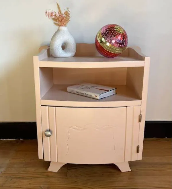 Illustration numéro 4 du produit Table de chevet