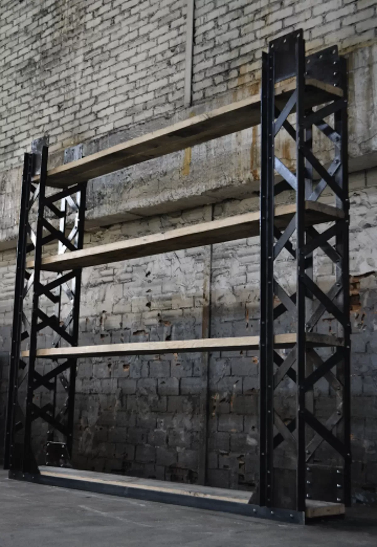 Illustration numéro 4 du produit Etagère rivetée Eiffel