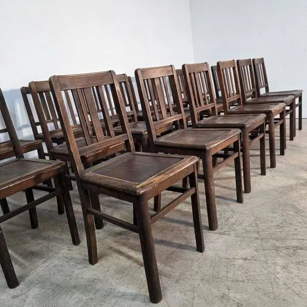 Illustration numéro 4 du produit Ensemble de 21 chaises de café en hêtre