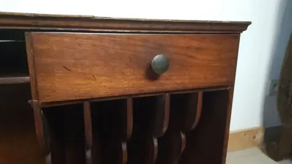 Illustration numéro 4 du produit Meuble de métier trieur de table vintage