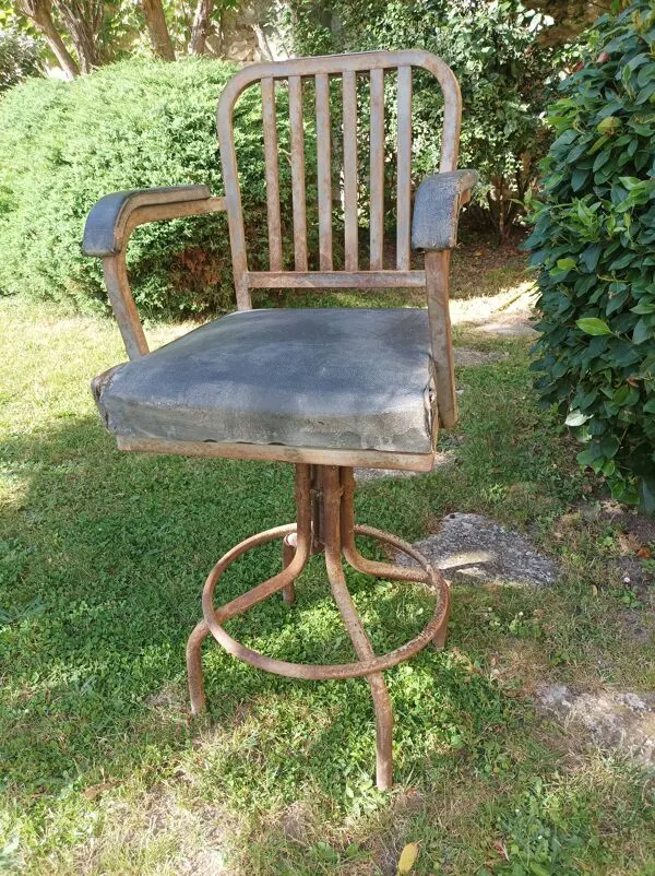 Illustration numéro 4 du produit Chaise industrielle