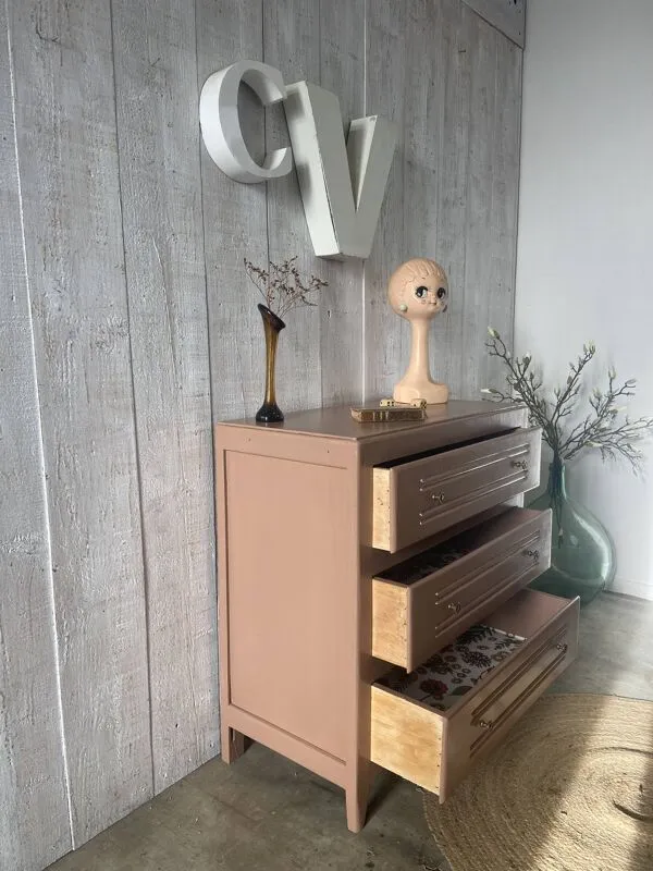 Illustration numéro 4 du produit Commode vintage