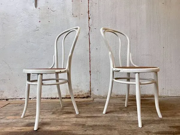 Illustration numéro 4 du produit Paire de 2 chaises bistrot en bois courbé blanc et cannage Jacob Josef Kohn