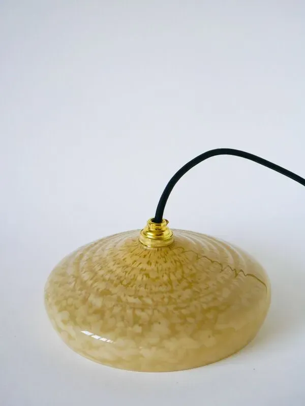 Illustration numéro 4 du produit Suspension en verre Clichy jaune, 1930