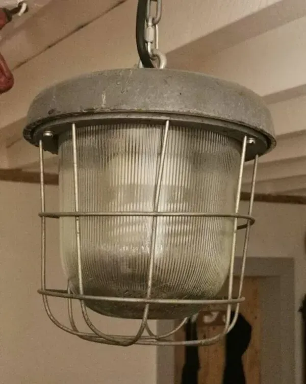 Illustration numéro 4 du produit Suspension d'usine