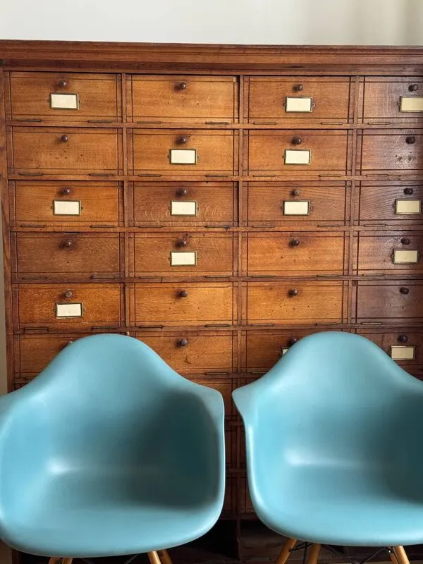 Illustration numéro 4 du produit 2 fauteui Vitra par Eames