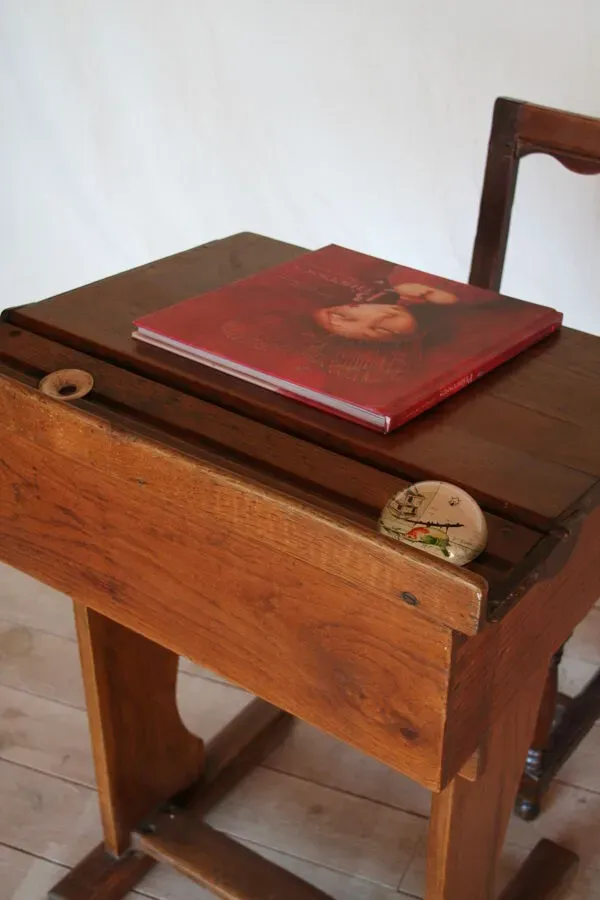 Illustration numéro 4 du produit Le bureau d'Egard