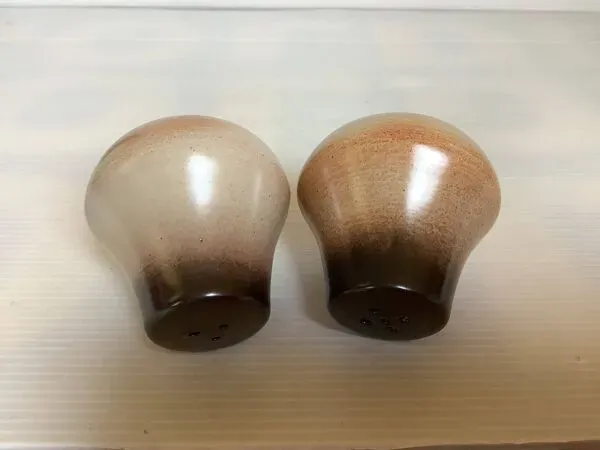 Illustration numéro 4 du produit Sel et poivre céramique marron beige