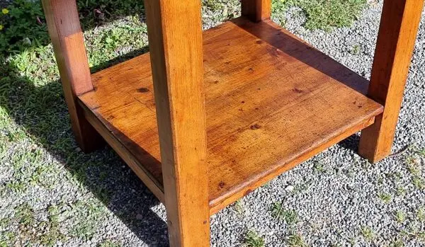 Illustration numéro 4 du produit Table d'atelier ou de métier en bois ancien