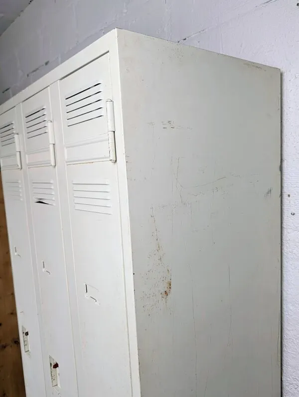 Illustration numéro 4 du produit Vestiaire industriel en métal