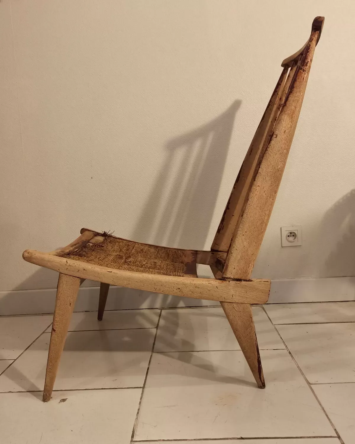 Illustration numéro 4 du produit Fauteuil chaise vintage en bois