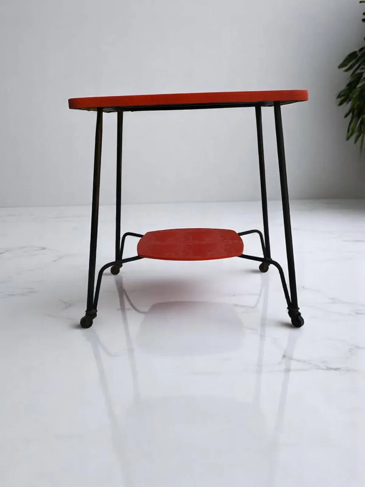 Illustration numéro 4 du produit Table d’appoint, desserte vintage