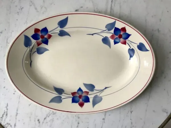 Illustration numéro 4 du produit Plat ovale Saint-Amand modèle ''Pontaillac'' années 30-40