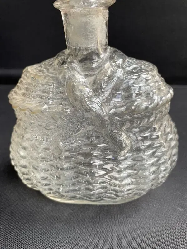 Illustration numéro 4 du produit Carafe à liqueur - verre satiné moulé pressé (1882 à 1908)- legras pour guilloteaux