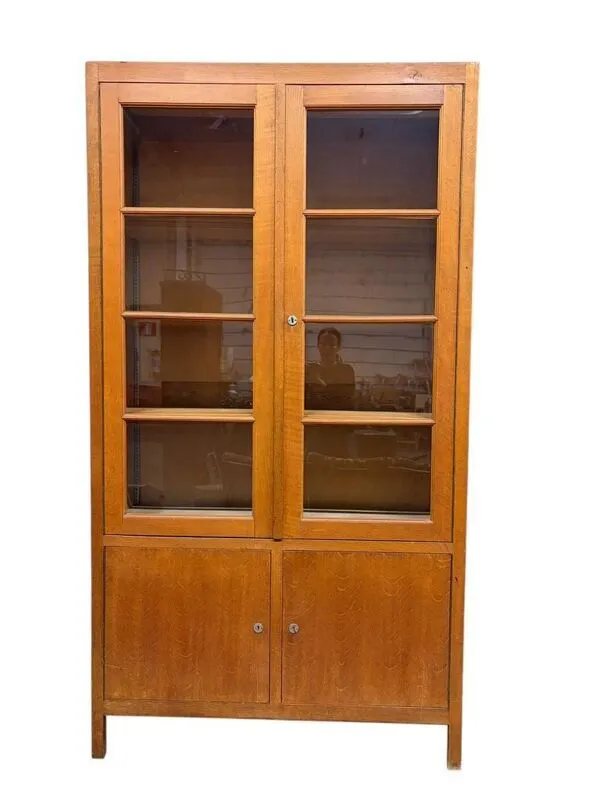 Illustration numéro 4 du produit Vitrine XL vintage haute en bois / armoire / armoire de laboratoire