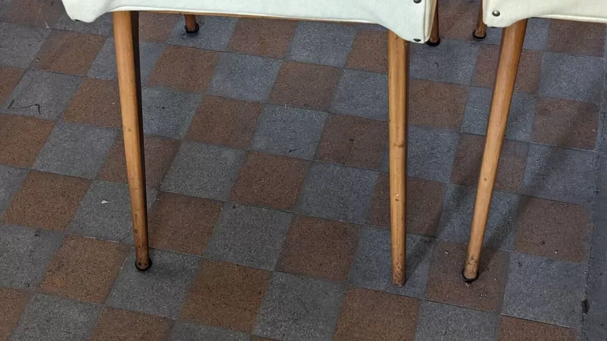 Illustration numéro 4 du produit Chaise scandinave compas