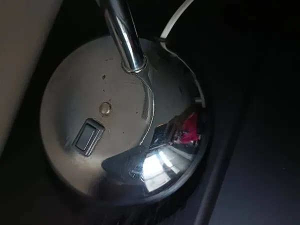 Illustration numéro 4 du produit Lampe de bureau flexible chrome 40'