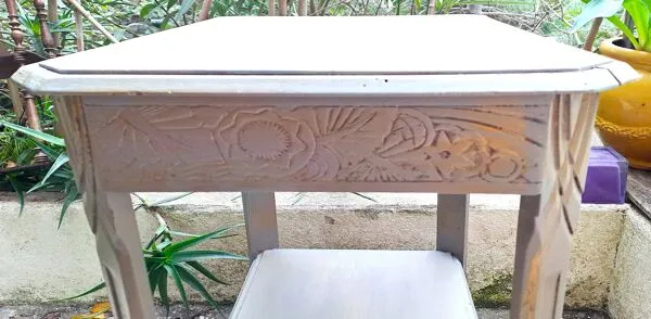 Illustration numéro 4 du produit Table Basse bois  Style Art Déco sculpté décoration intérieur vintage