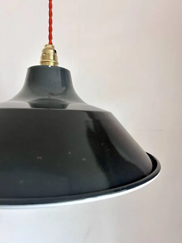 Illustration numéro 4 du produit Suspension industrielle en tôle émaillée