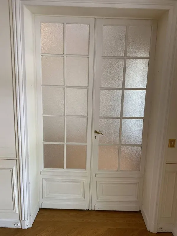 Illustration numéro 4 du produit Double porte haussmannienne vitrée en bois avec verre cathédrale - 245 cm