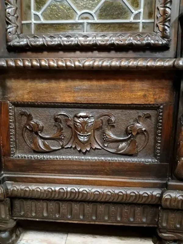 Illustration numéro 4 du produit Bibliothèque de style Renaissance en noyer, vers 1850