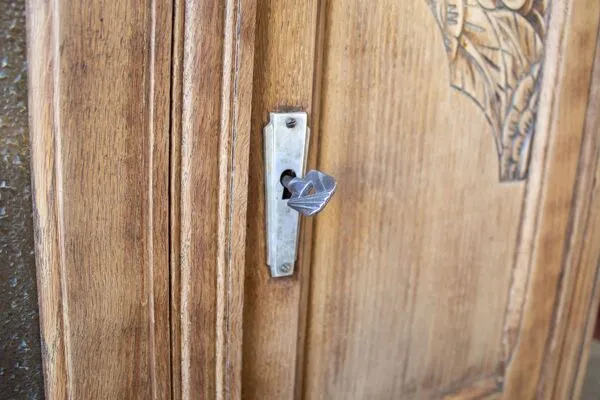 Illustration numéro 4 du produit buffet bas enfilade chene massif art déco