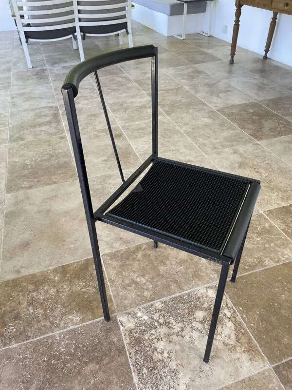 Illustration numéro 4 du produit Chaise et tabouret Zeus