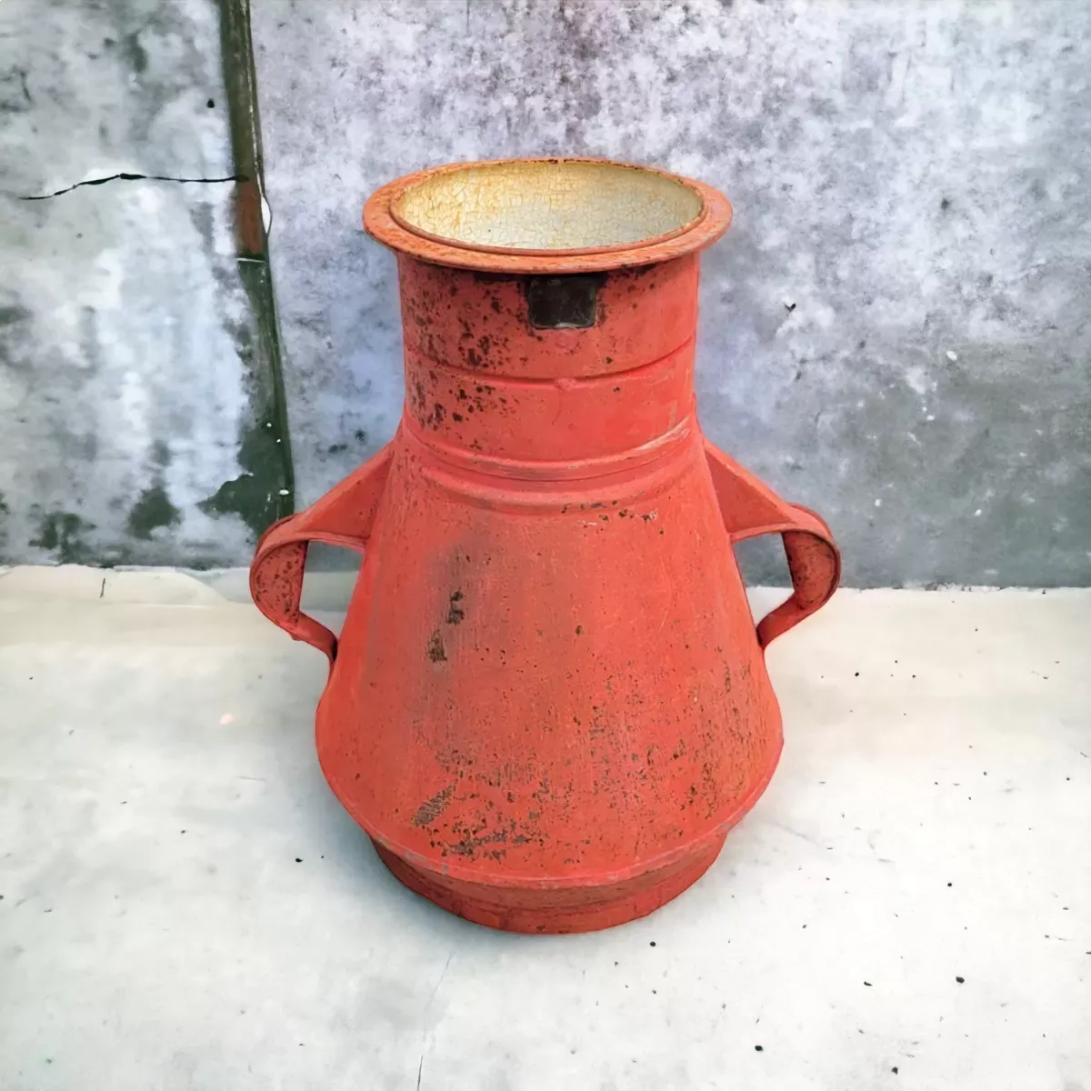 Illustration numéro 4 du produit Grande amphore vase ancien tôle émaillée