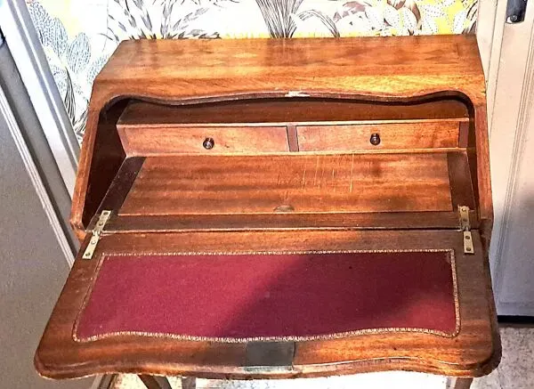 Illustration numéro 4 du produit Petit secrétaire XIX style Napoléon III plateau rabattable et marqueterie