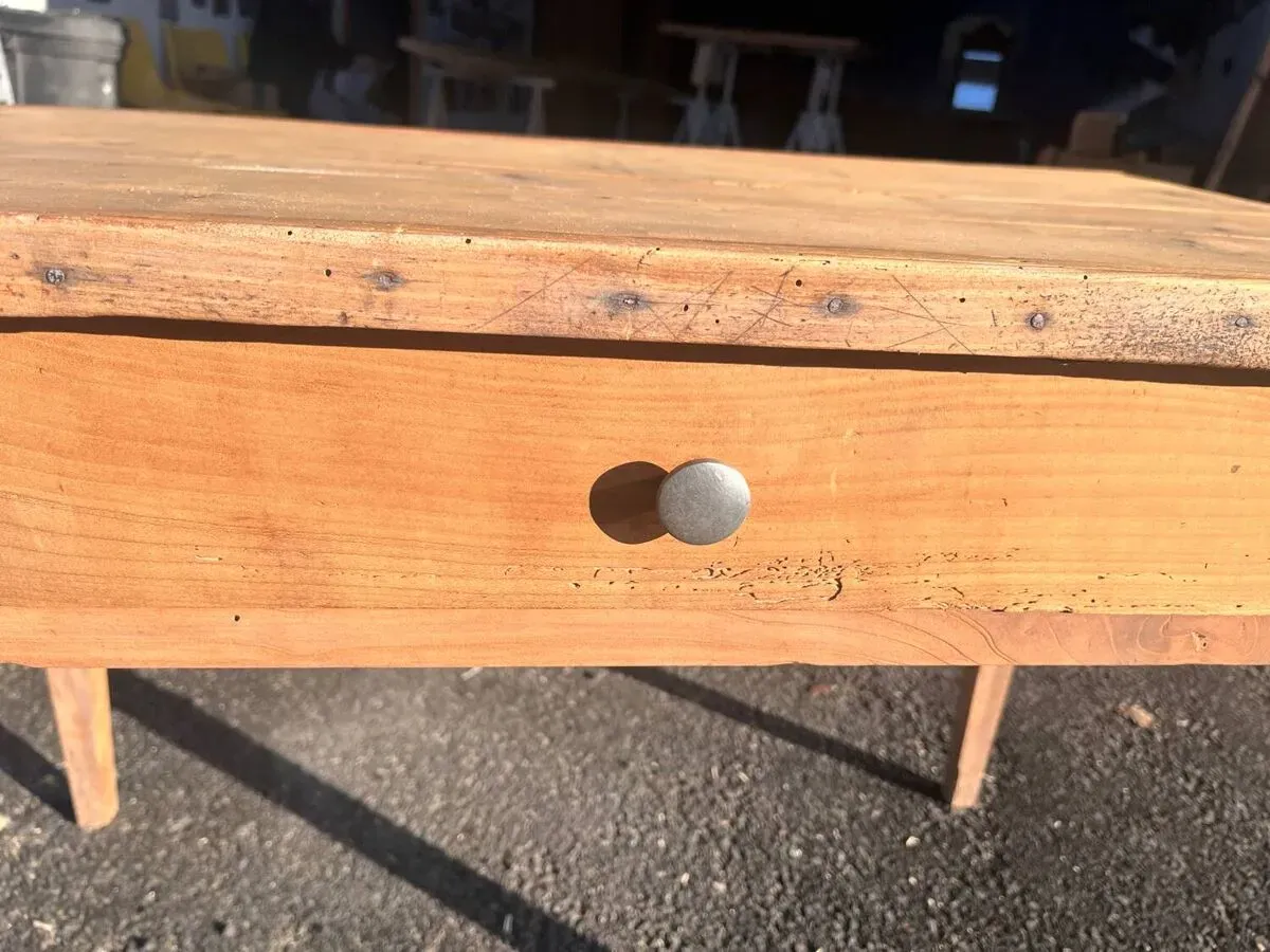 Illustration numéro 4 du produit Table de ferme restaurée