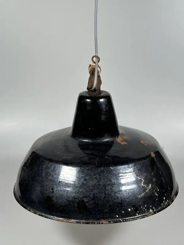 Illustration numéro 4 du produit 1930s/1940s Ceiling Lamp Industrial Lamp Enamel Loft Metal Bauhaus Design