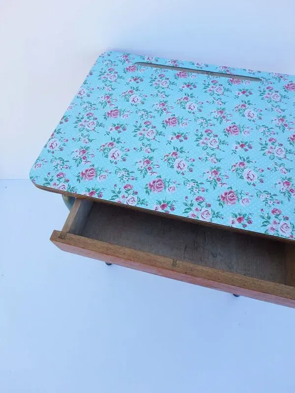 Illustration numéro 4 du produit Bureau d'école