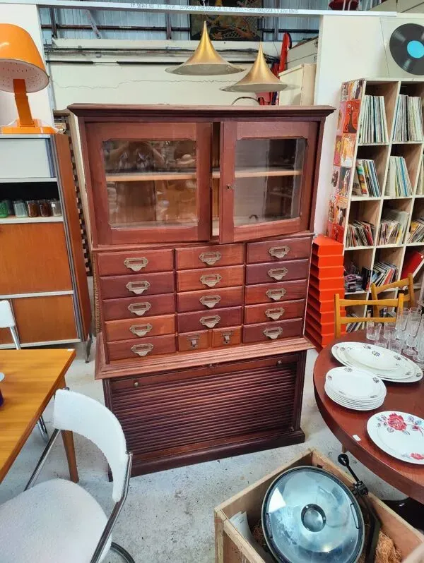 Illustration numéro 4 du produit Meuble de métier