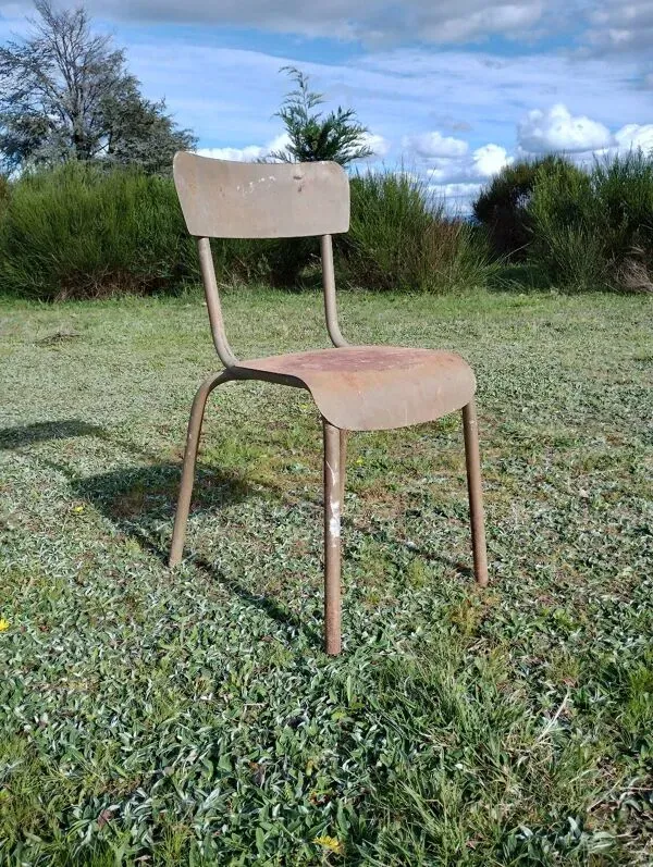 Illustration numéro 4 du produit Chaise acier