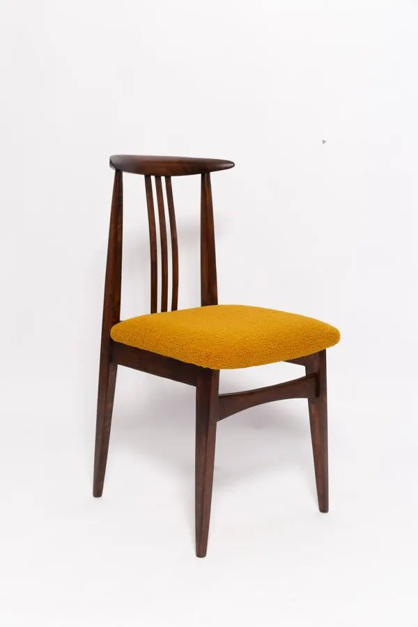 Illustration numéro 4 du produit Chaise en hêtre avec revêtement bouclé ocre de style milieu du siècle, M. Zielinski, Europe, 1960s