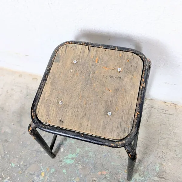 Illustration numéro 4 du produit Tabouret industriel