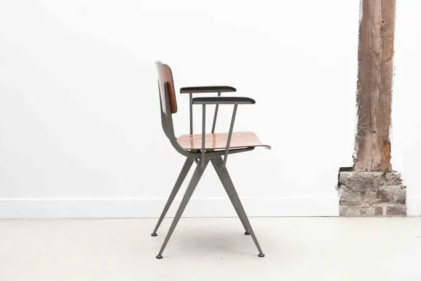 Illustration numéro 4 du produit Chaise style Friso avec accoudoirs chene et metal