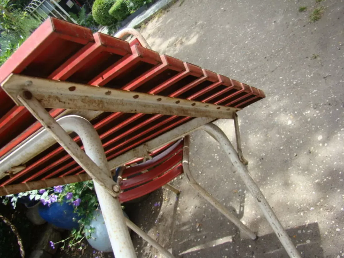 Illustration numéro 4 du produit Table de jardin et deux chaises toile vintage 50/60