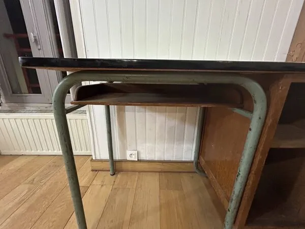 Illustration numéro 4 du produit Bureau industriel/école