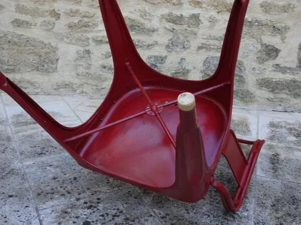 Illustration numéro 4 du produit Fauteuils Tolix modèle C par Xavier Pauchard